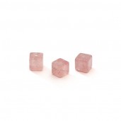 Cube Strawberry Quartz 6 MM GAVBARI, semi-precious stone